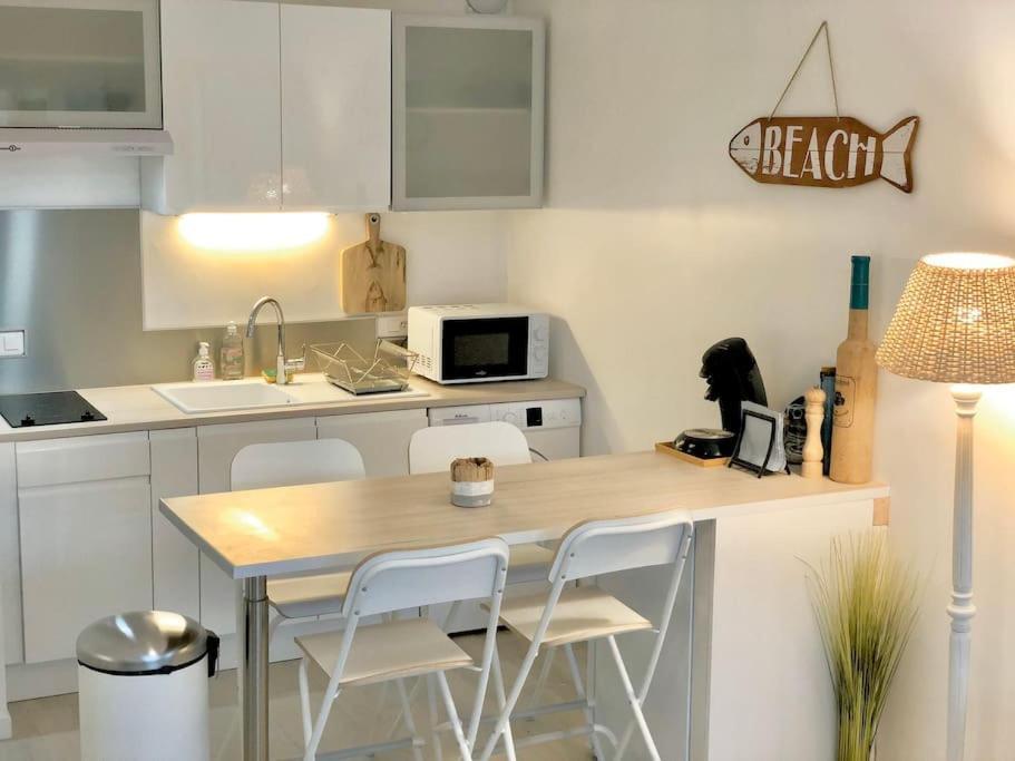 Ferienwohnung Le Brusc. Design, Parking, Wifi & Double Vue! Six-Fours-les-Plages Exterior foto